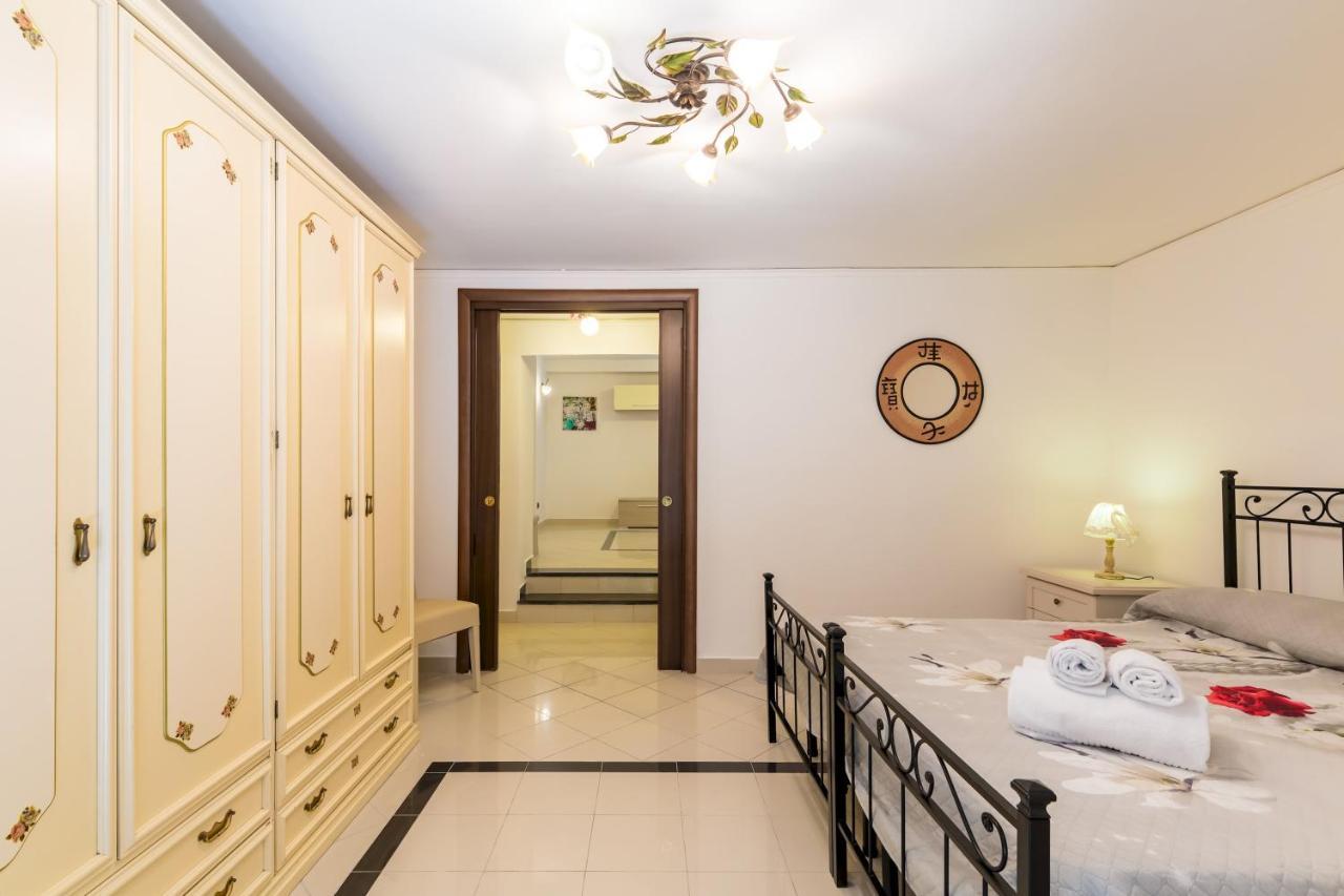 Apartmán Qs1 - Indipendent Flat In Center Neapol Exteriér fotografie