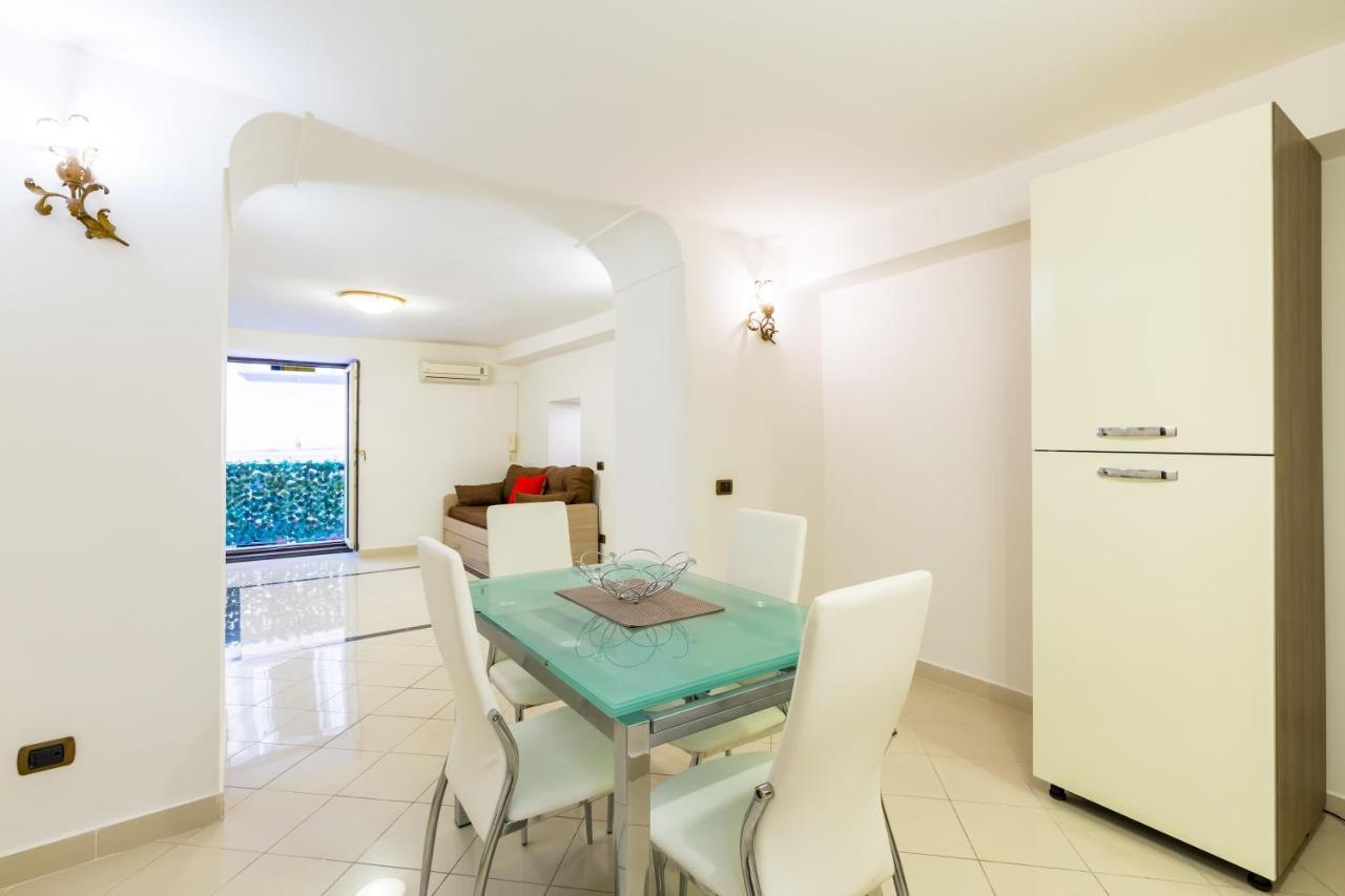 Apartmán Qs1 - Indipendent Flat In Center Neapol Exteriér fotografie